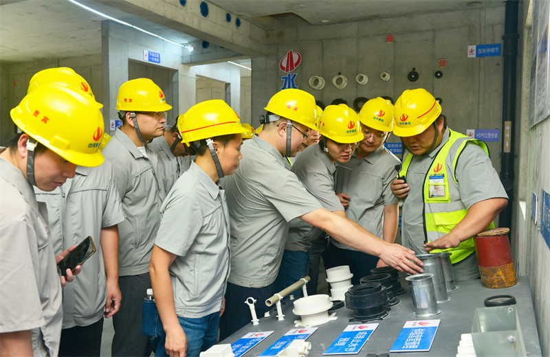 为进一步推进优质客户高效履约，提升交付品质、达成客户满意，2025年6月25日，PG建设集团在上海组织召开2025年越秀地产、华润置业客户履约推进会。